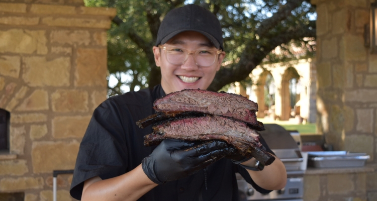 Korean influencer prepares beef ribs
